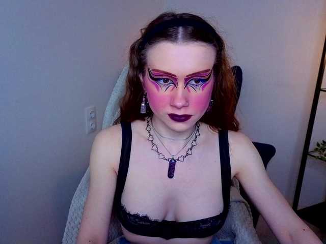 KarenSmitht's BongaCams show and profile