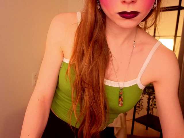 KarenSmitht's BongaCams show and profile