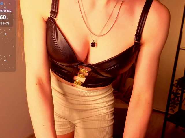 KarenSmitht's BongaCams show and profile