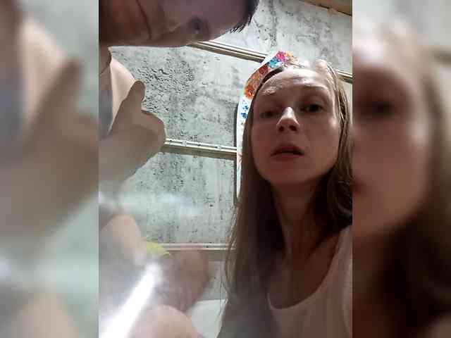 LisaVolk25 webcam