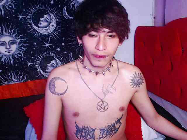 Alien-Twink8