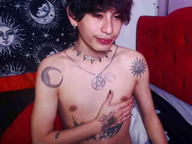 Alien-Twink8