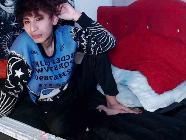 Alien-Twink8