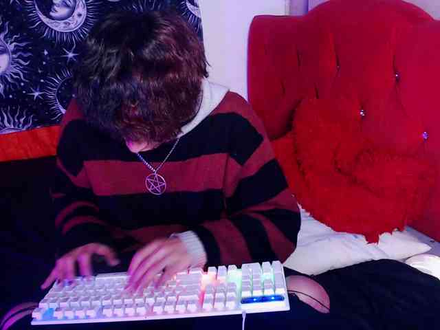 Alien-Twink8