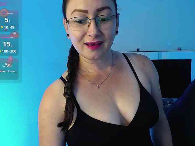 Milly-Sanchez webcam