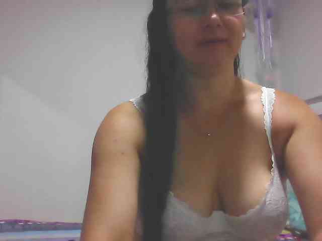 Milly-Sanchez webcam