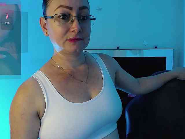 Milly-Sanchez webcam