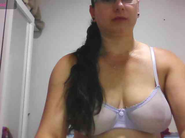 Milly-Sanchez webcam