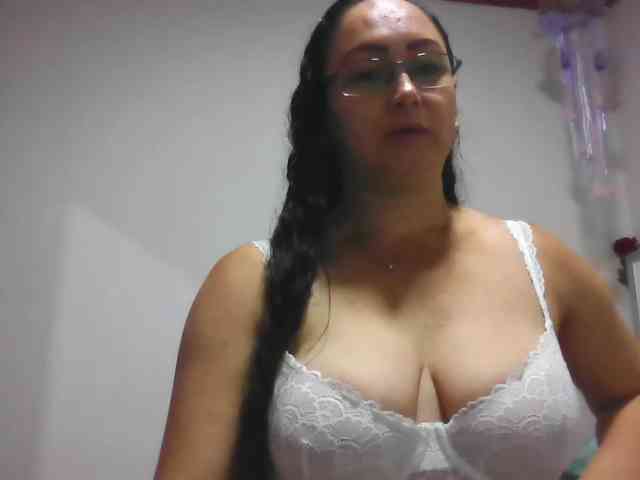Milly-Sanchez webcam