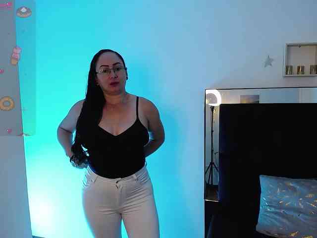 Milly-Sanchez webcam