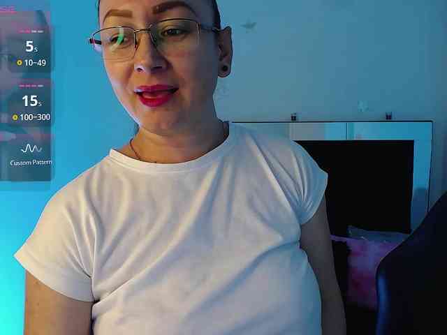 Milly-Sanchez webcam