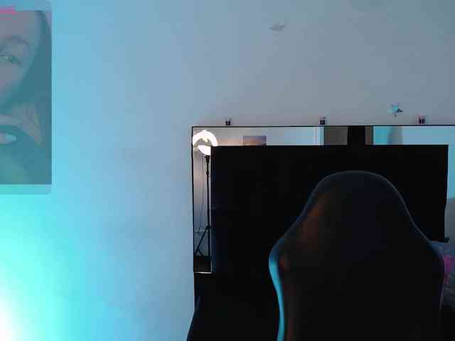 Milly-Sanchez webcam