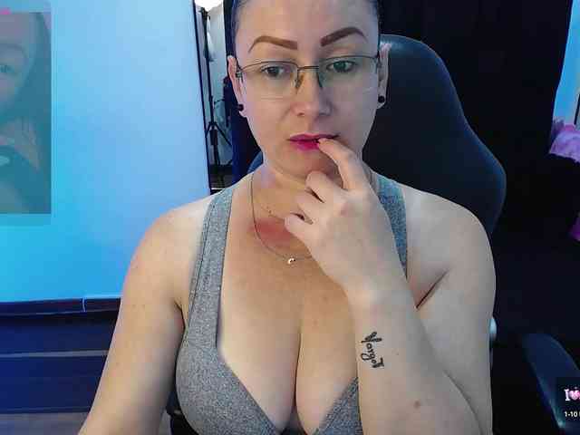 Milly-Sanchez webcam