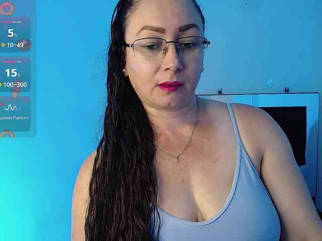 Milly-Sanchez webcam