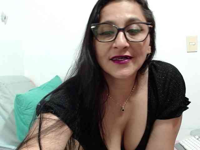 KarinaSuarez1 KarinaSuarez1