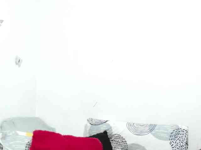 KarinaSuarez1 Live Webcam on BongaCams