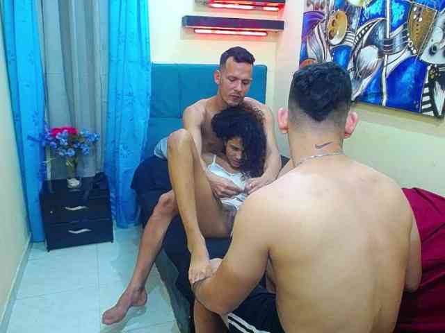 zarinabetifull webcam