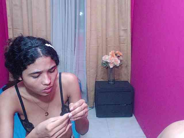 zarinabetifull webcam