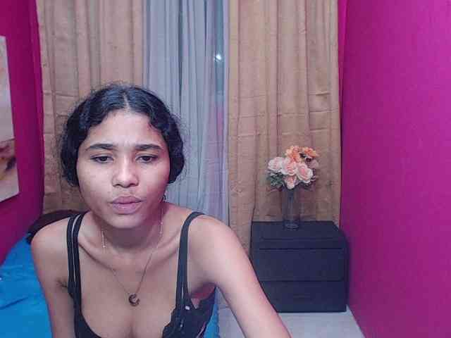 zarinabetifull webcam