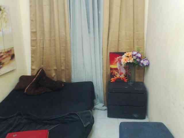 zarinabetifull webcam