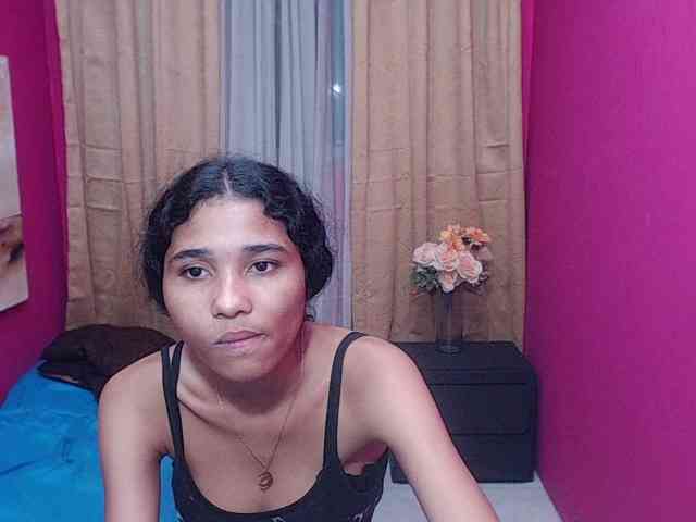 zarinabetifull webcam