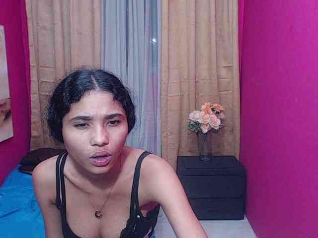 zarinabetifull webcam