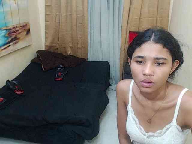 zarinabetifull webcam