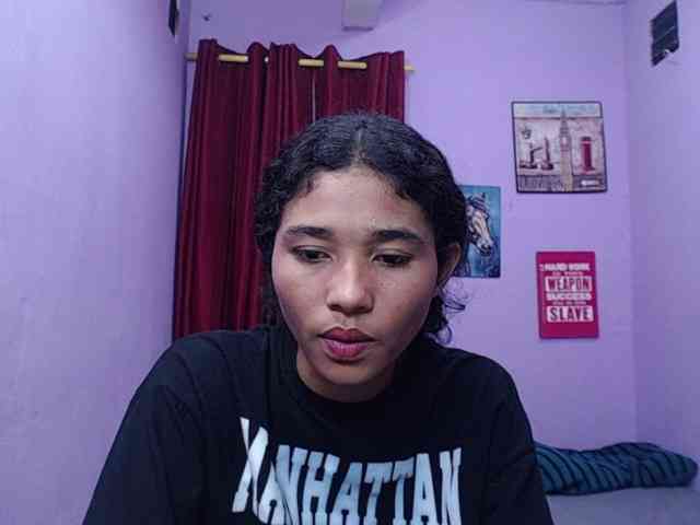 zarinabetifull webcam