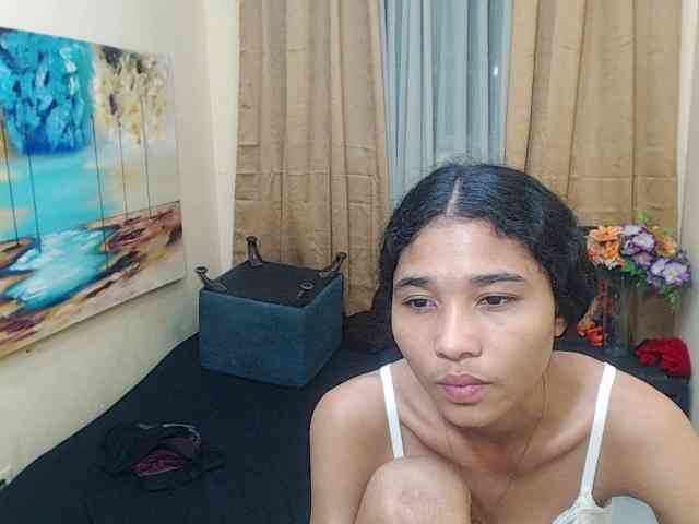 zarinabetifull webcam