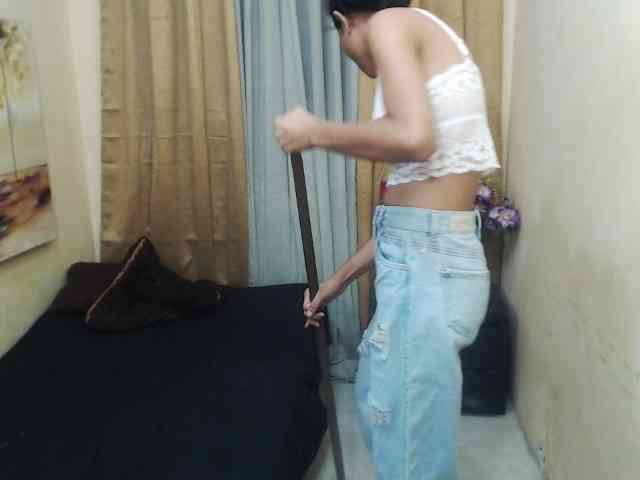 zarinabetifull webcam