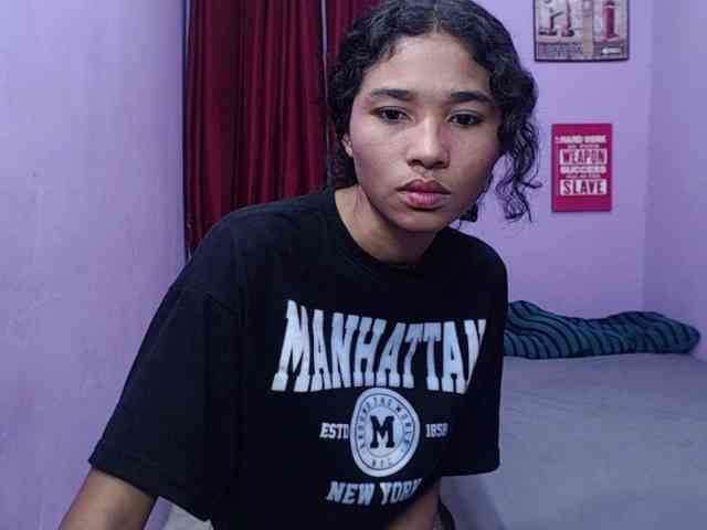 zarinabetifull webcam