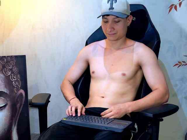 Hades-06 Live Webcam on BongaCams