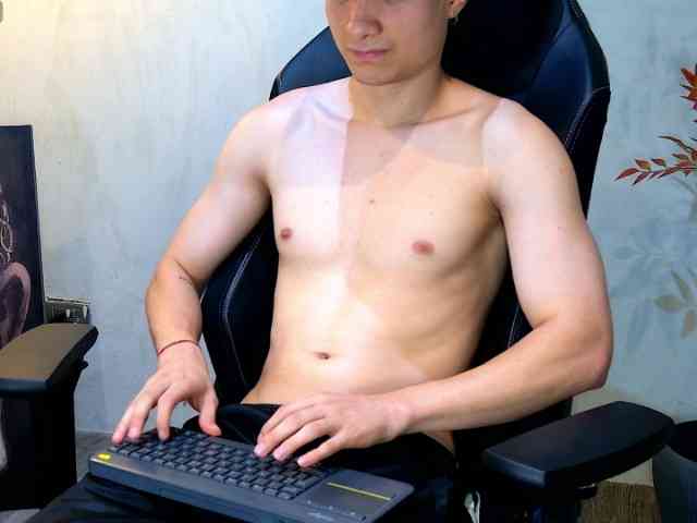 Hades-06 Live Webcam on BongaCams