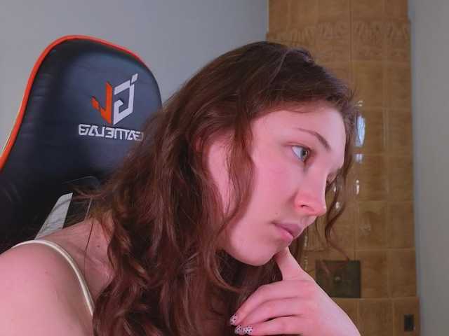 CherryLea live cam profile