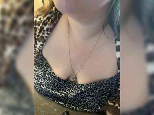 intrixi Live Webcam on BongaCams