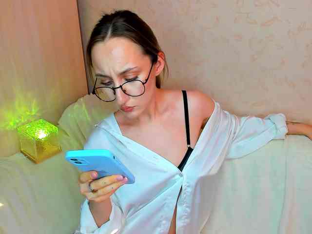 MelodyOfLove webcam