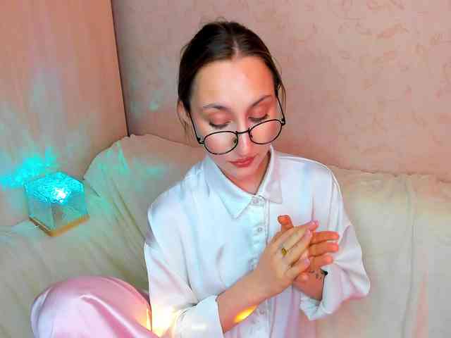 MelodyOfLove webcam