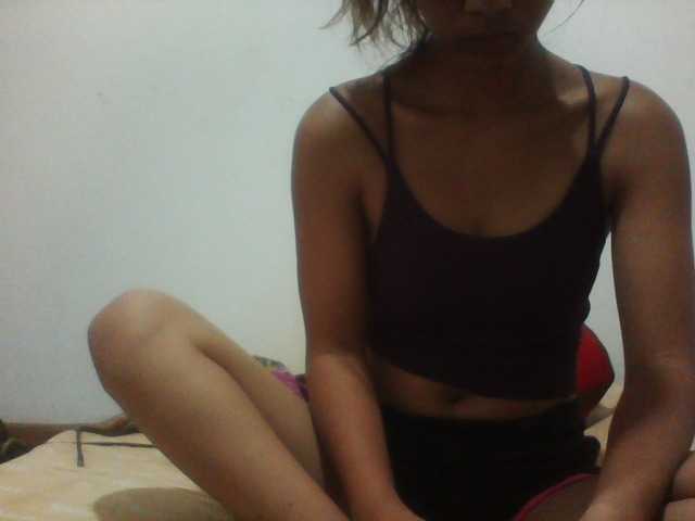 PrettyLie, une amatrice française avec qui discuter et avoir du sexe