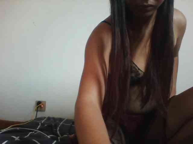 PrettyLie webcam