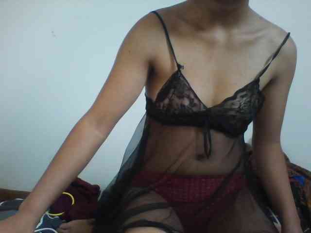 PrettyLie webcam