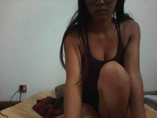PrettyLie webcam