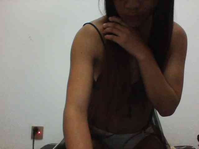 PrettyLie webcam