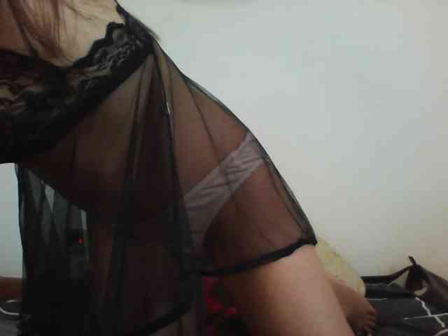 PrettyLie webcam