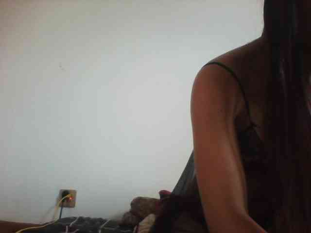 PrettyLie webcam