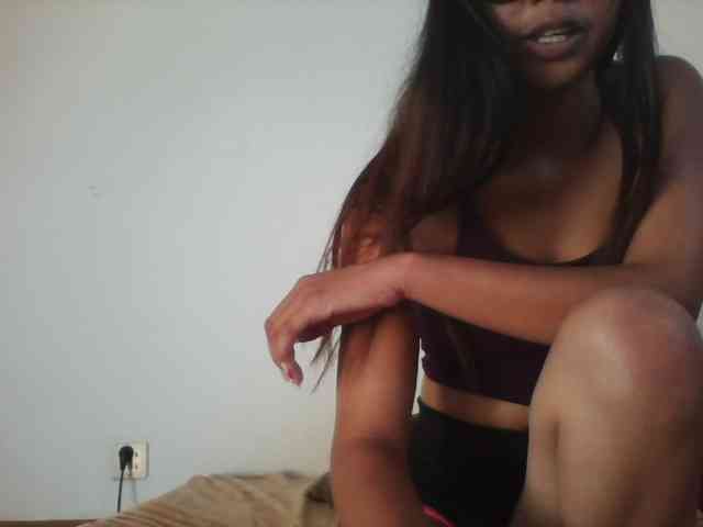 PrettyLie webcam