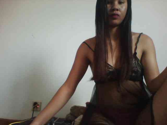 PrettyLie webcam