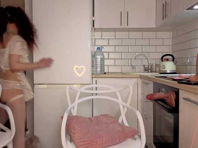 PrettyLilie – webcam model profile photo