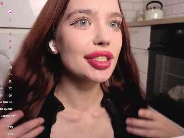 PrettyLilie webcam