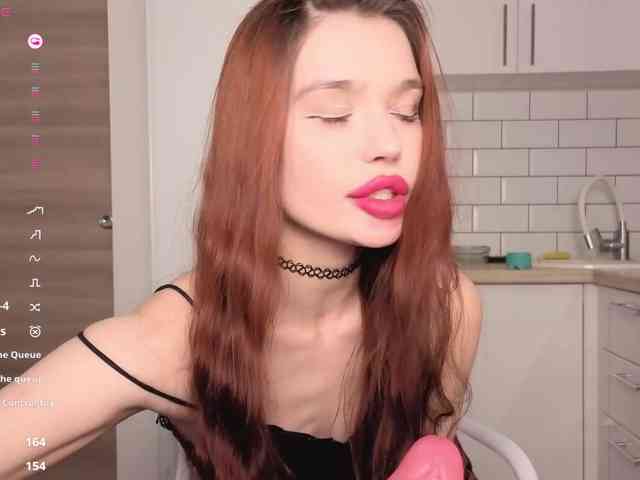 PrettyLilie webcam