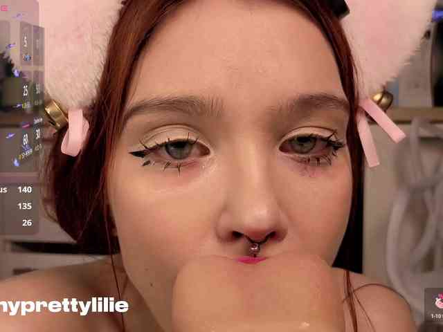 PrettyLilie webcam